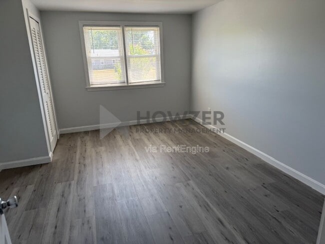 Building Photo - 4 Crescent