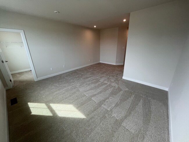 Building Photo - 12145 Calgary Lp