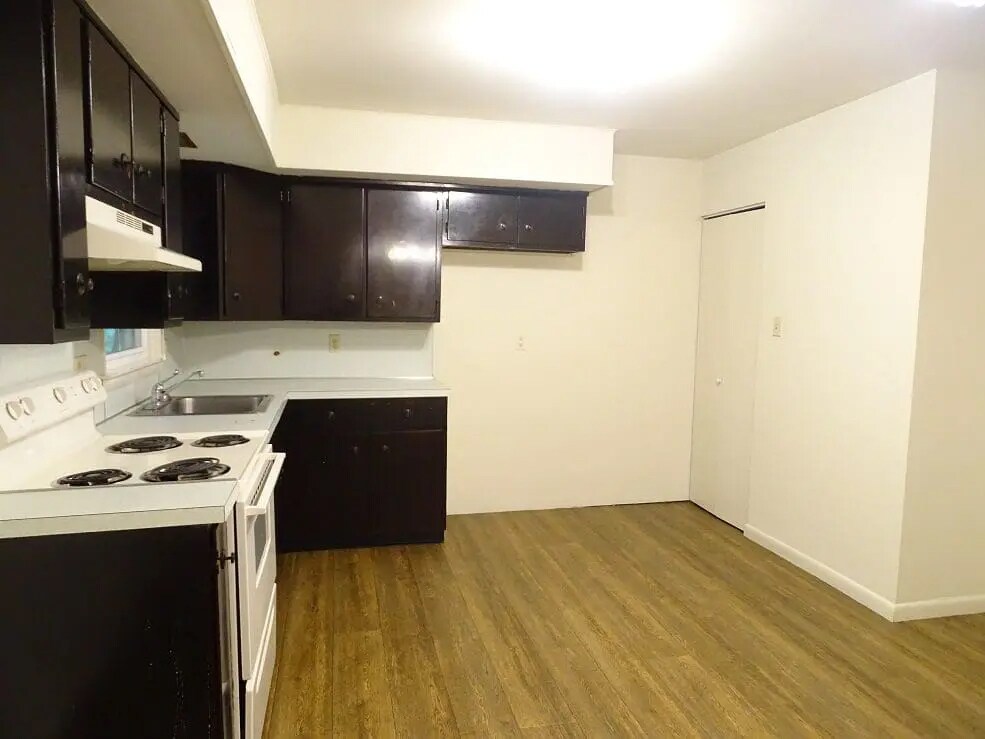 Building Photo - 4632 New Holland Rd