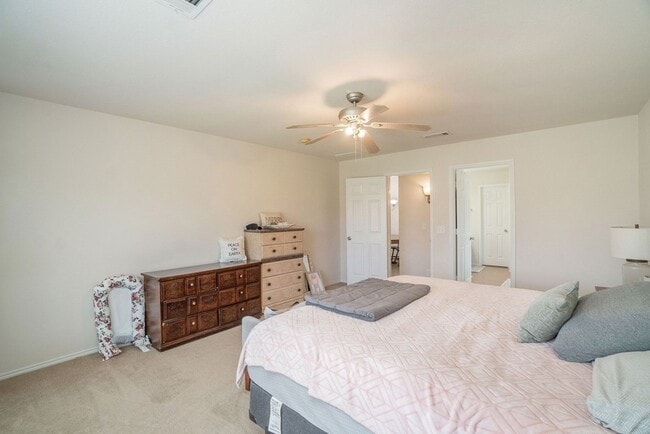 Building Photo - 1327 Primrose Dr