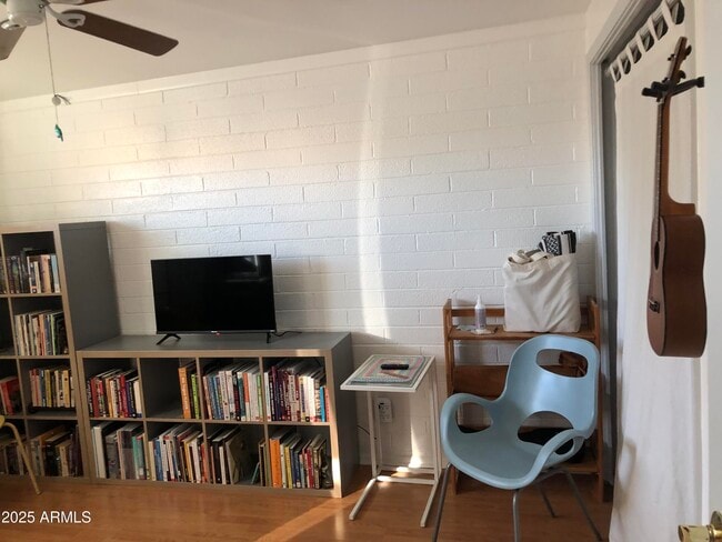 Building Photo - 2025 S Granada Dr