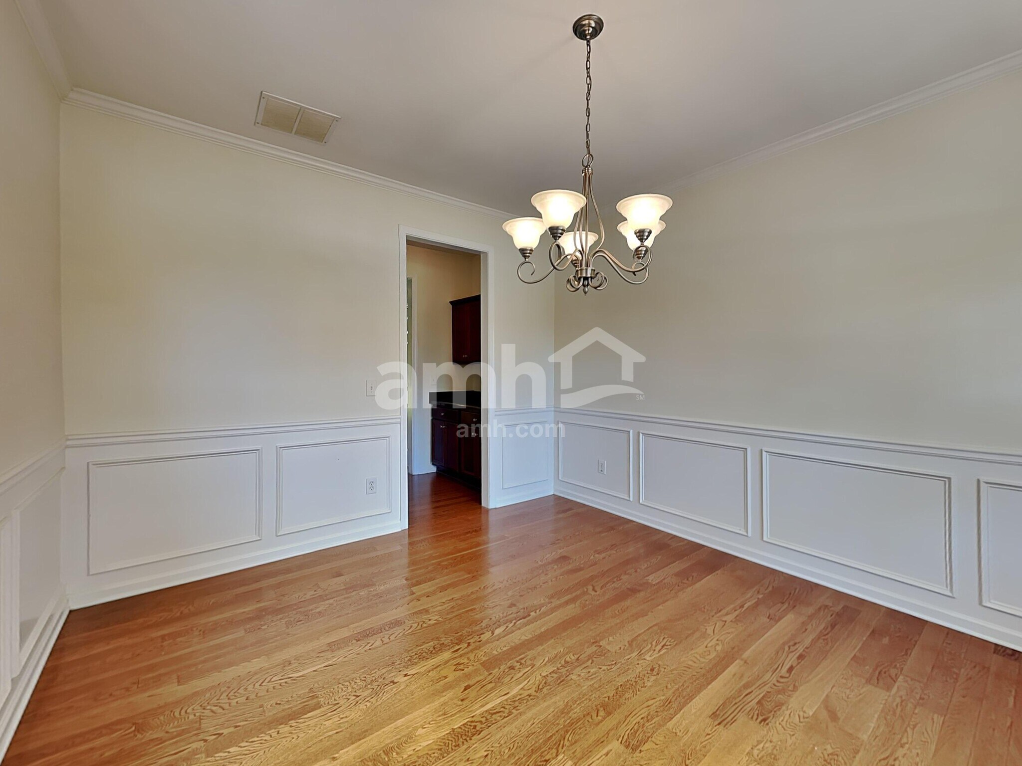 Building Photo - 35 Hampton Pl