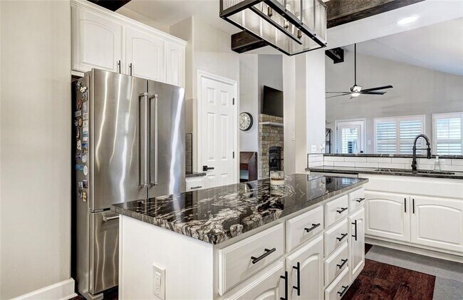 Building Photo - 30389 Ledgemont