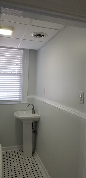 Building Photo - 3110 Niagara St