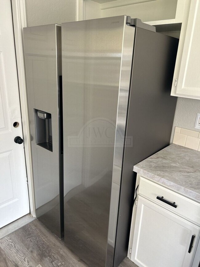 Building Photo - 2802 Delta Cir