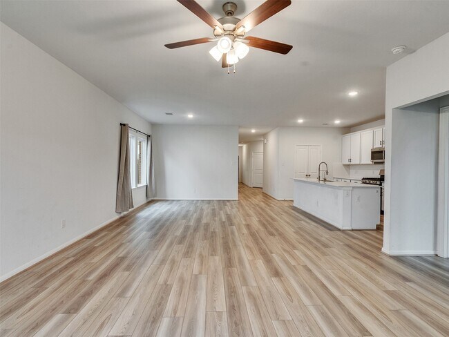Building Photo - 13305 Dalvay Beach Dr