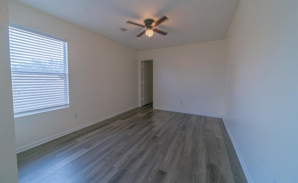 Building Photo - 5511 Darby Square Trl
