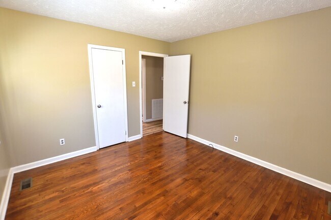 Building Photo - 112 Daniels Ave