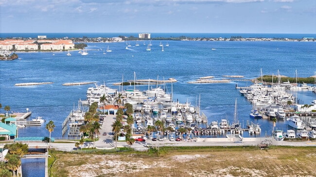 Building Photo - 419 N 2nd St