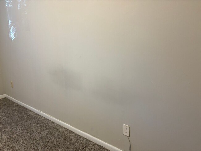 Building Photo - 1 Bd/1 Bth 2nd floor    ONLY $ 1050.00