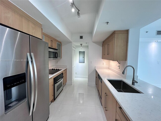 Building Photo - 335 S Biscayne Blvd