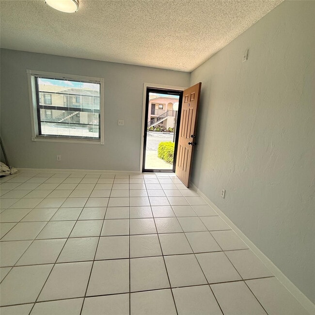 Building Photo - 9466 Boca Cove Cir