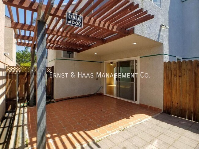 Building Photo - 3824 Golden Ave