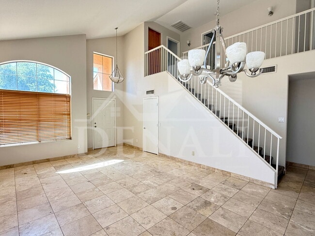 Building Photo - 1274 W Sparrow Ct