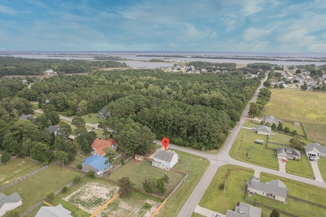 Building Photo - Coastal Elegance on a Spacious Corner Lot in Kings Harbor