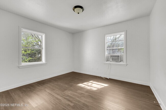 Building Photo - 1227 Dena St