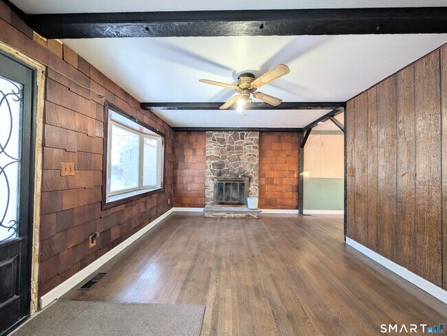 Building Photo - 139 Little Deer Rd