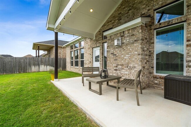 Building Photo - 112 Allora Pl