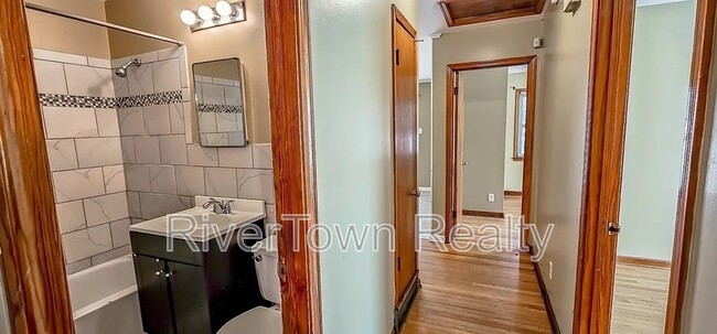 Building Photo - 2644 Courtney Dr