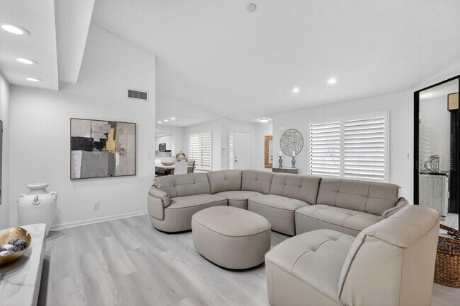 Building Photo - 15314 Strathearn Dr