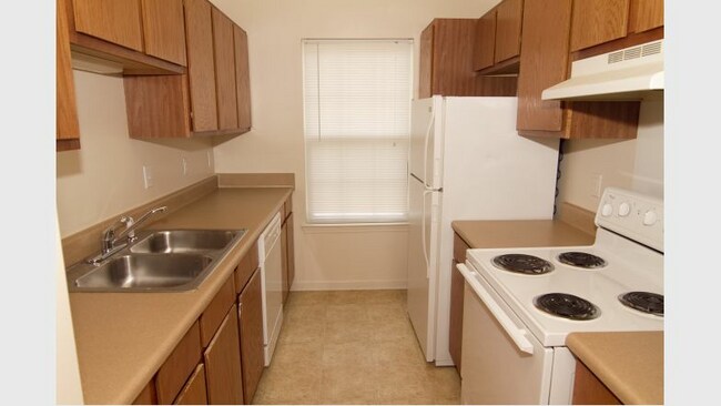 Building Photo - The Woods at Legacy