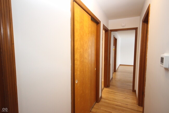 Building Photo - 806 Thorndale St