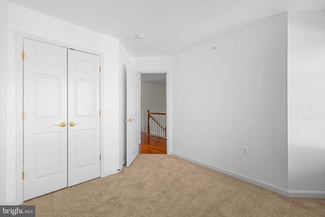 Building Photo - 129 Hearth Ct