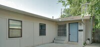 Building Photo - 304 John N Garner Cir