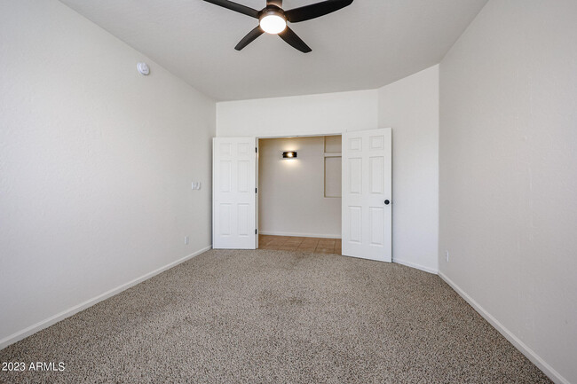 Building Photo - 4603 W Villa Linda Dr