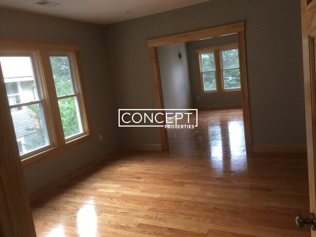 Building Photo - 152A Winchester St. Unit 1B