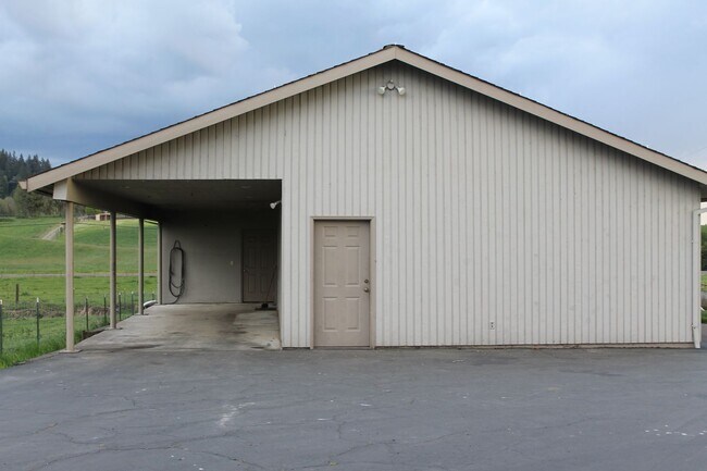 Building Photo - 7461 OR-240
