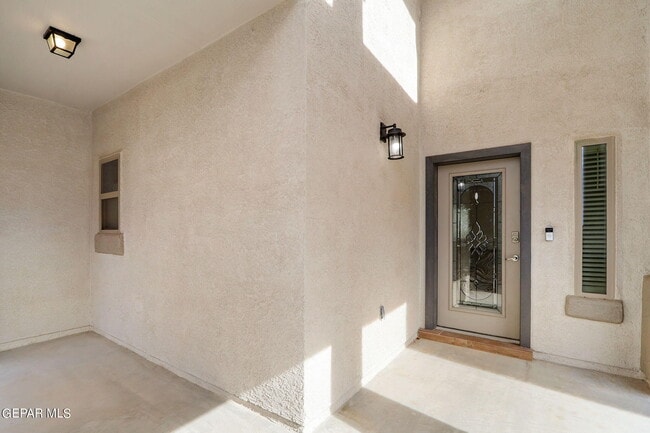 Building Photo - 14708 Tierra Garcia Dr