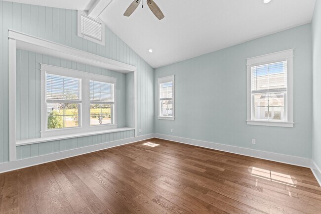 Building Photo - 465 Karcher Ave