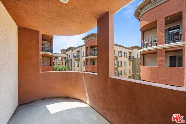 Building Photo - 6020 S Seabluff Dr
