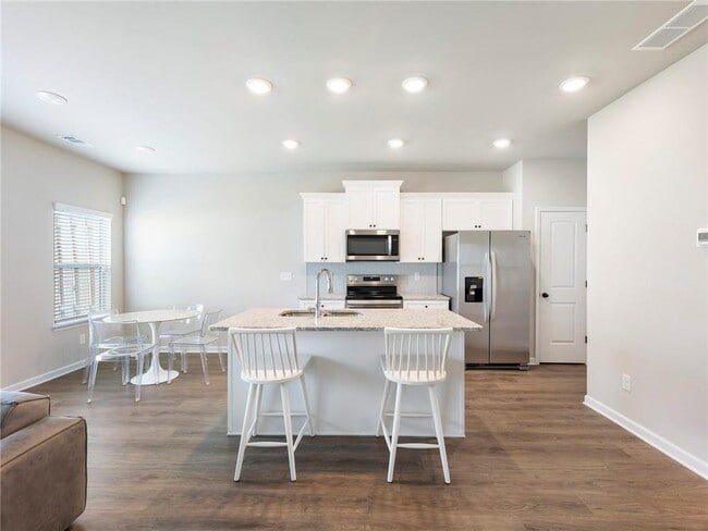 Building Photo - 7115 Chara Ln