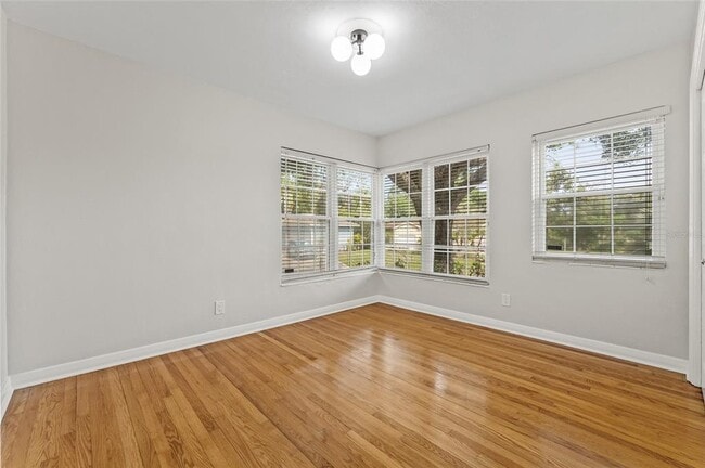 Building Photo - 1023 W Ohio Ave