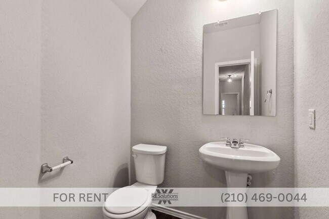 Building Photo - 13550 Lily Ln