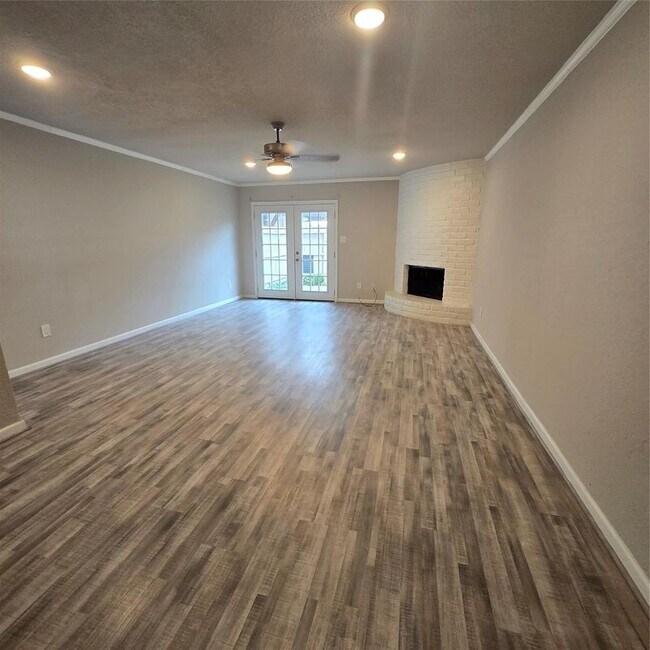 Building Photo - 8355 Nairn St