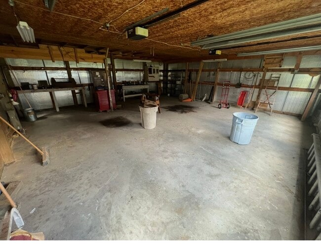 Building Photo - 861 Cabot Dr