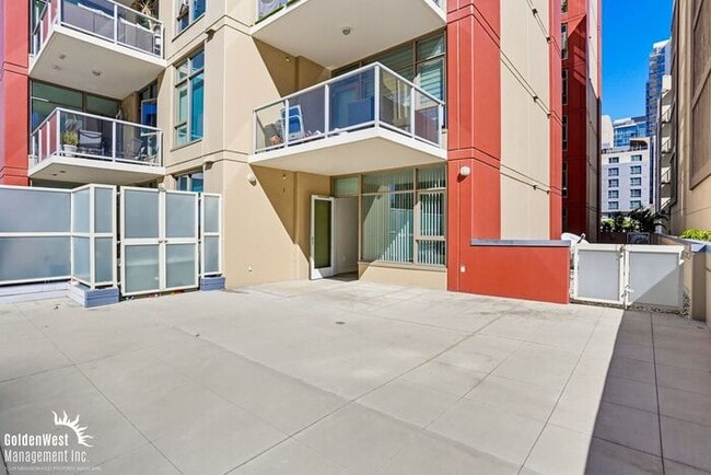 Building Photo - Immaculate 1Bdm 1Ba Condo with Massive Private Patio in the Diamond Terrace Building in Prime Dow...