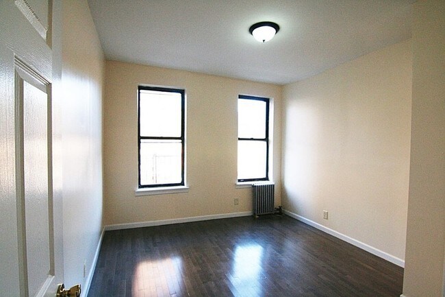 Building Photo - 211 Henry Street