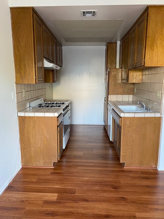 Building Photo - 1540 S Centinela Ave