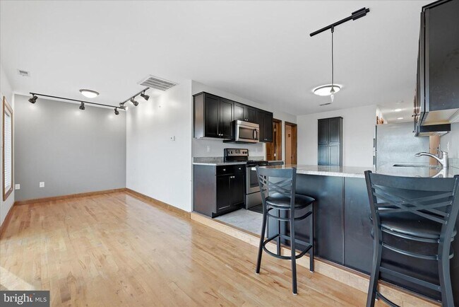 Building Photo - 443 Millwood Ave