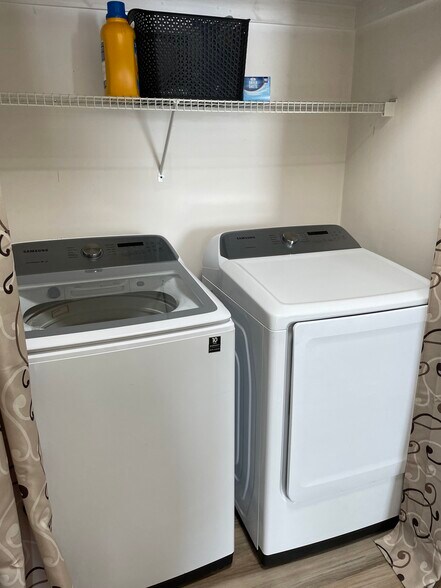 Washer and dryer included - 7014 S Cannon Place Dr