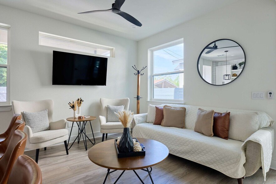 Building Photo - 4615 S 2nd St