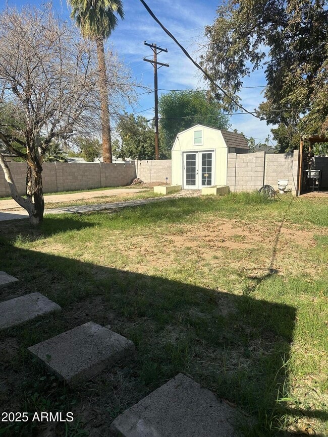 Building Photo - 3112 E Cypress St