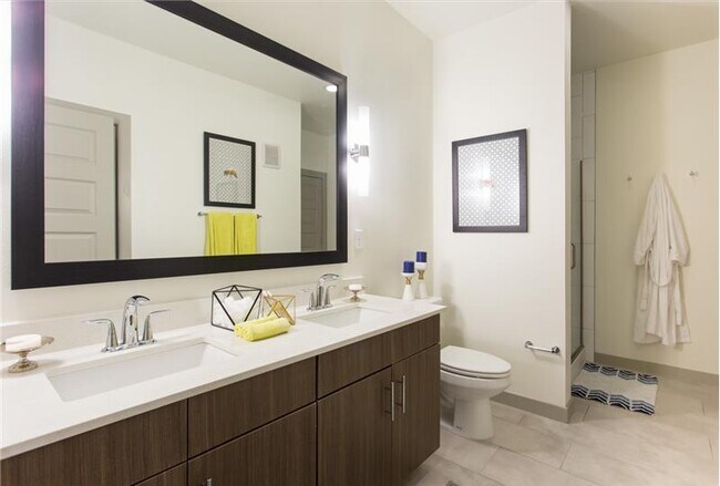 Building Photo - 1102 S Lamar Blvd