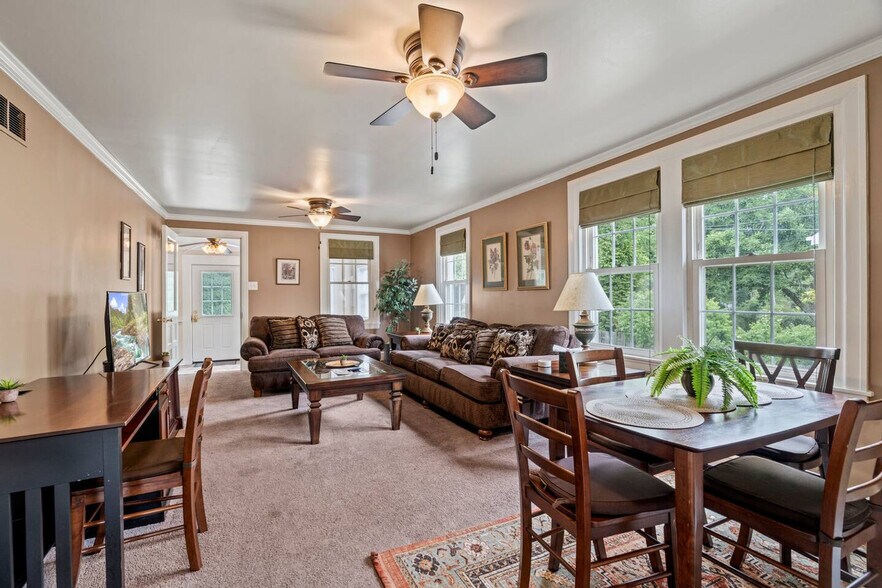 Building Photo - 42 Old Lancaster Rd