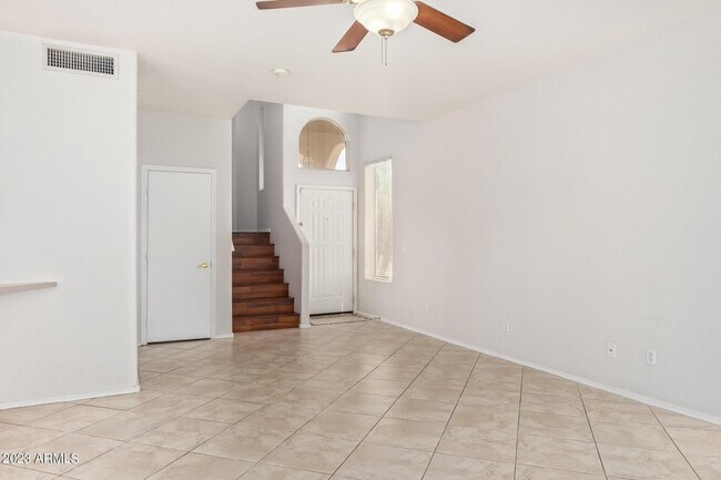 Building Photo - 3316 E Tierra Buena Ln