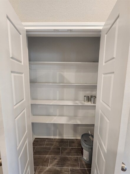 Building Photo - 355 Freestall Dr